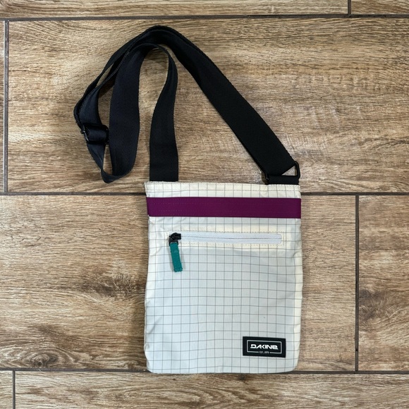 DaKine Jive Crossbody Shoulder Purse Bag Pattern Adjustable Strap Checker - Picture 10 of 10